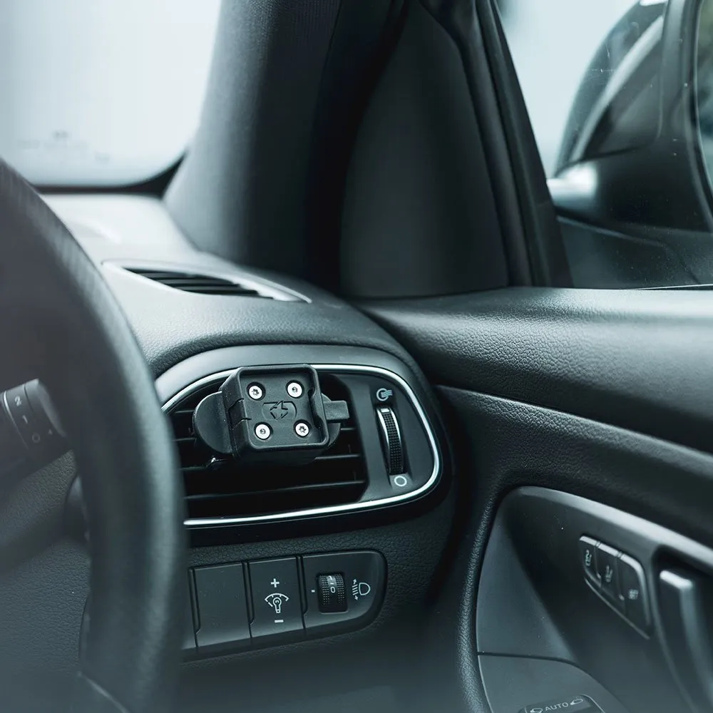 3333230-ox857_2-2--. OXFORD Cliqr Car Vent Mount System
