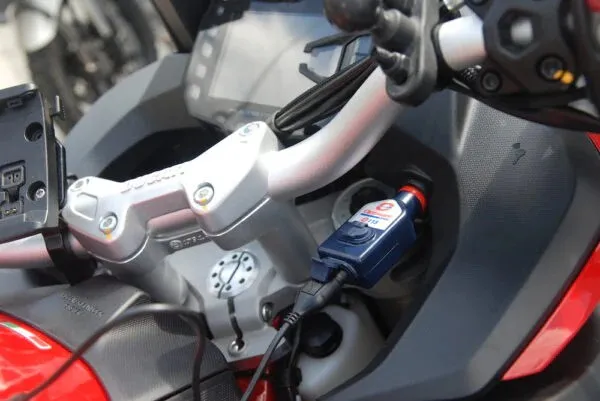 O15-SINGLE #6. OPTIMATE Charger Dual output USB - BMW/Ducati/Triumph
