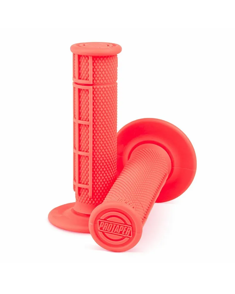 02-4043. PRO TAPER 1/2 Waffle Grip - Neon Red